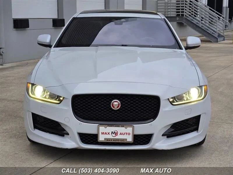 2017 Jaguar XE - Image 3 of 20