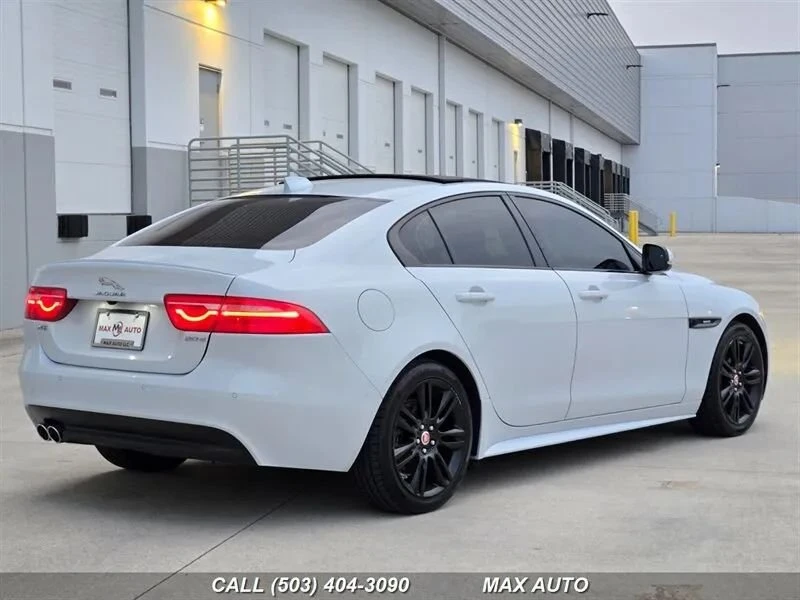 2017 Jaguar XE - Image 8 of 20