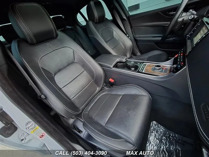 2017 Jaguar XE - Image 20 of 20