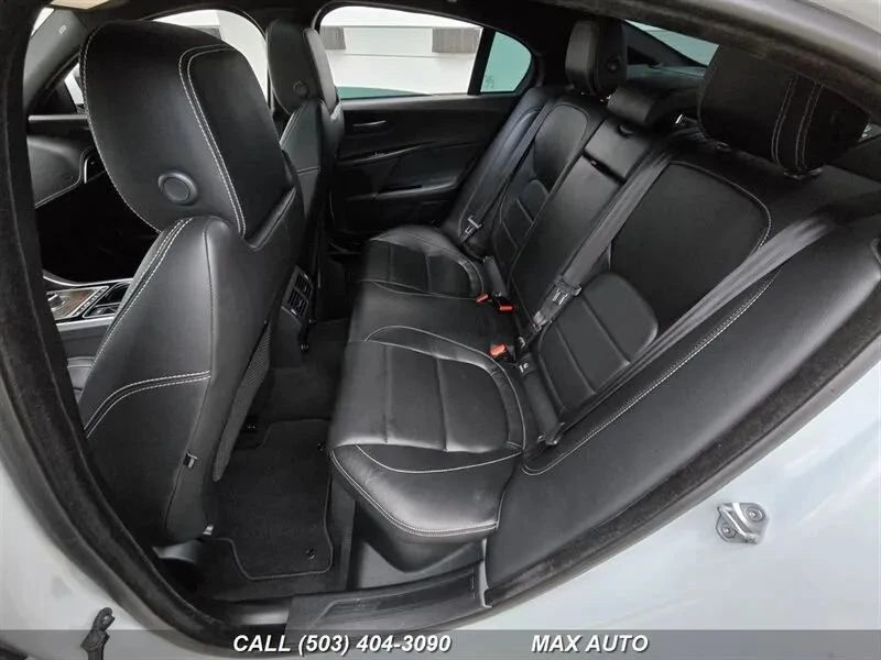 2017 Jaguar XE - Image 15 of 20