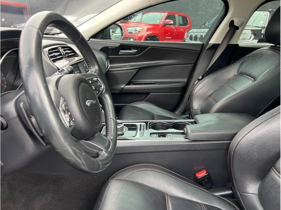 2017 Jaguar XE - Image 12 of 20