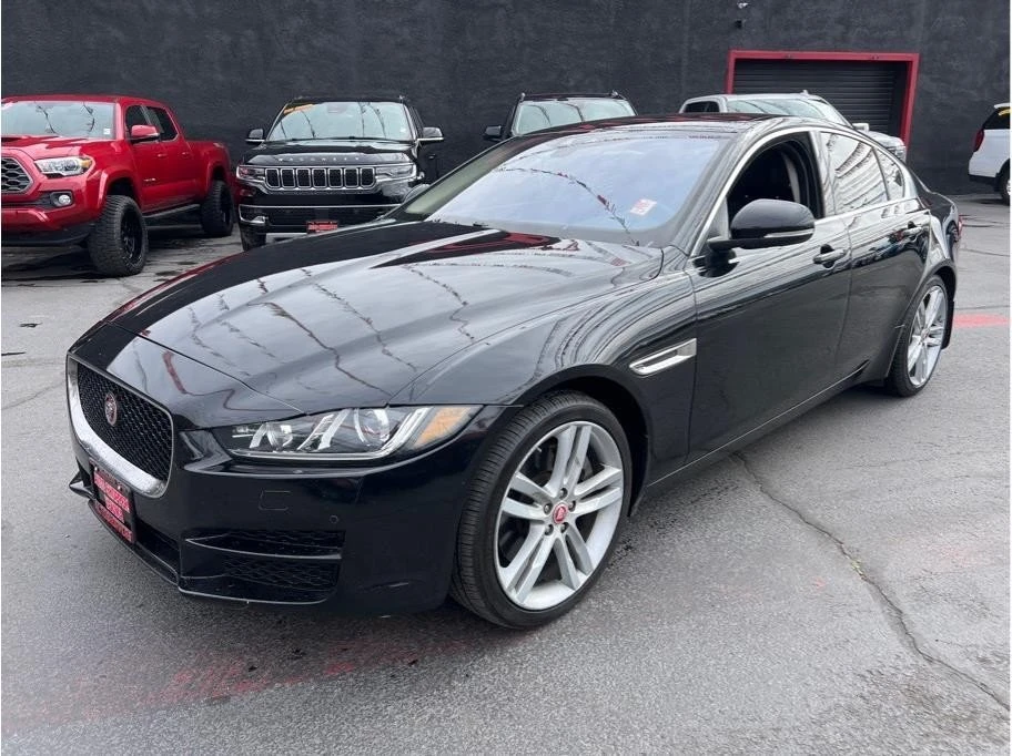 2017 Jaguar XE - Image 3 of 20