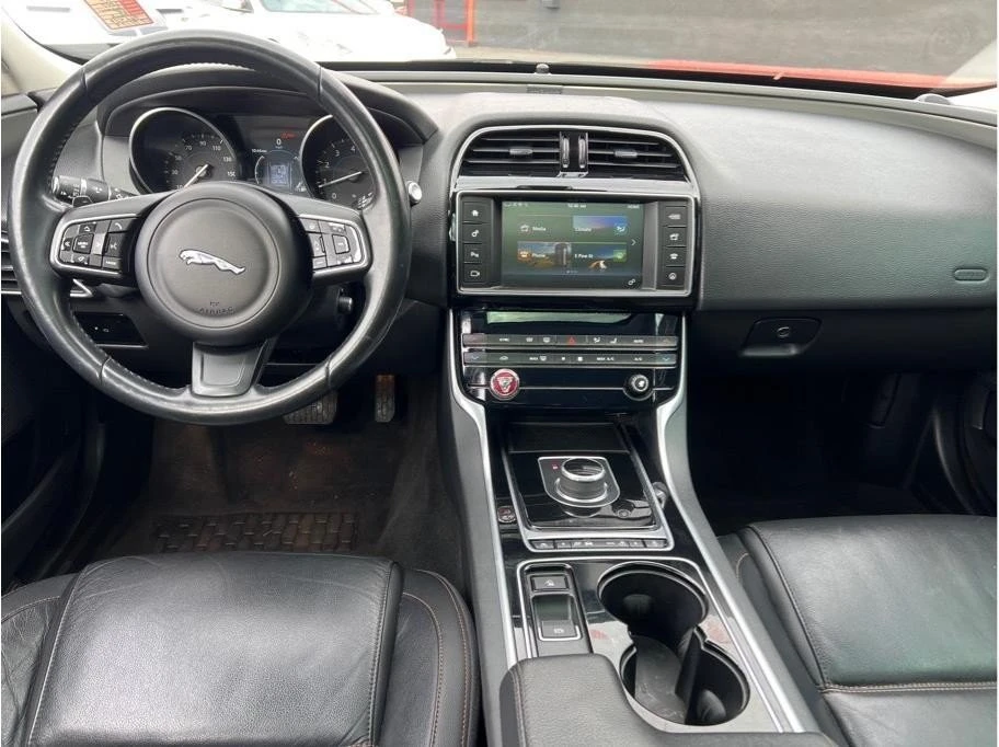 2017 Jaguar XE - Image 15 of 20