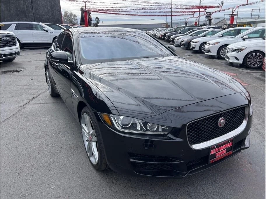 2017 Jaguar XE - Image 10 of 20