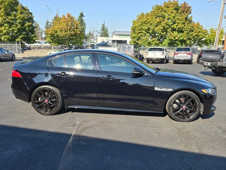2017 Jaguar XE - Image 6 of 20