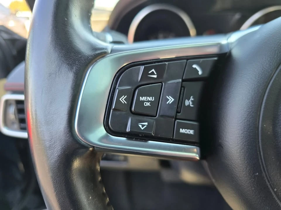 2017 Jaguar XE - Image 13 of 20