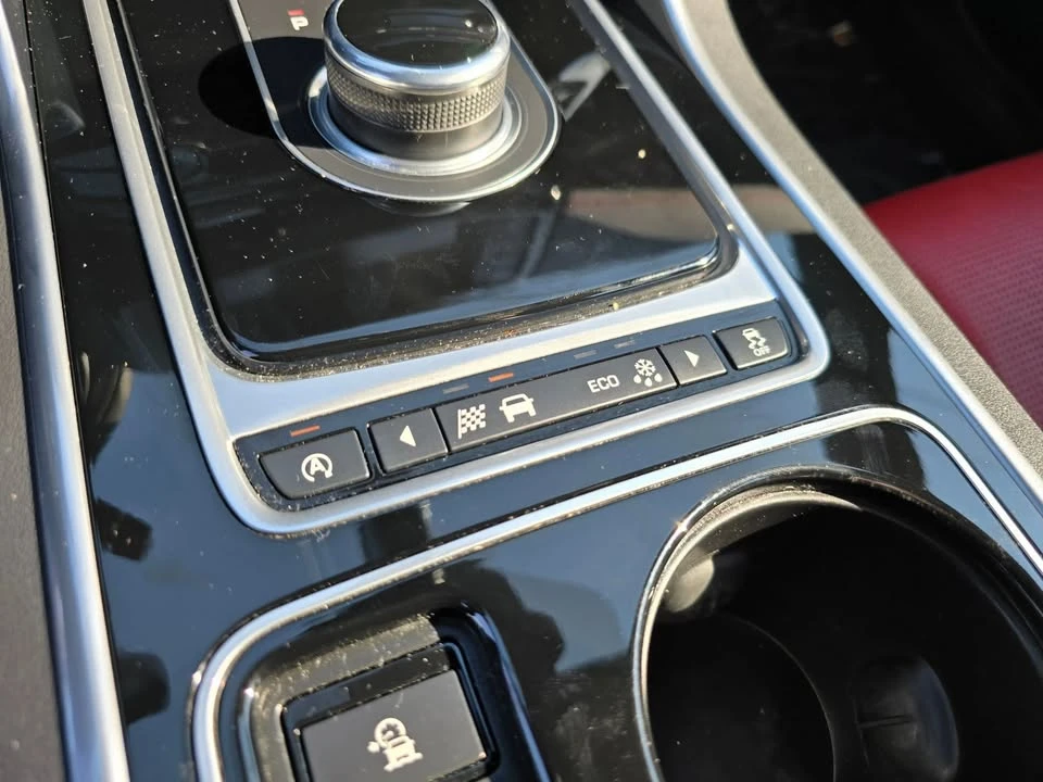 2017 Jaguar XE - Image 17 of 20