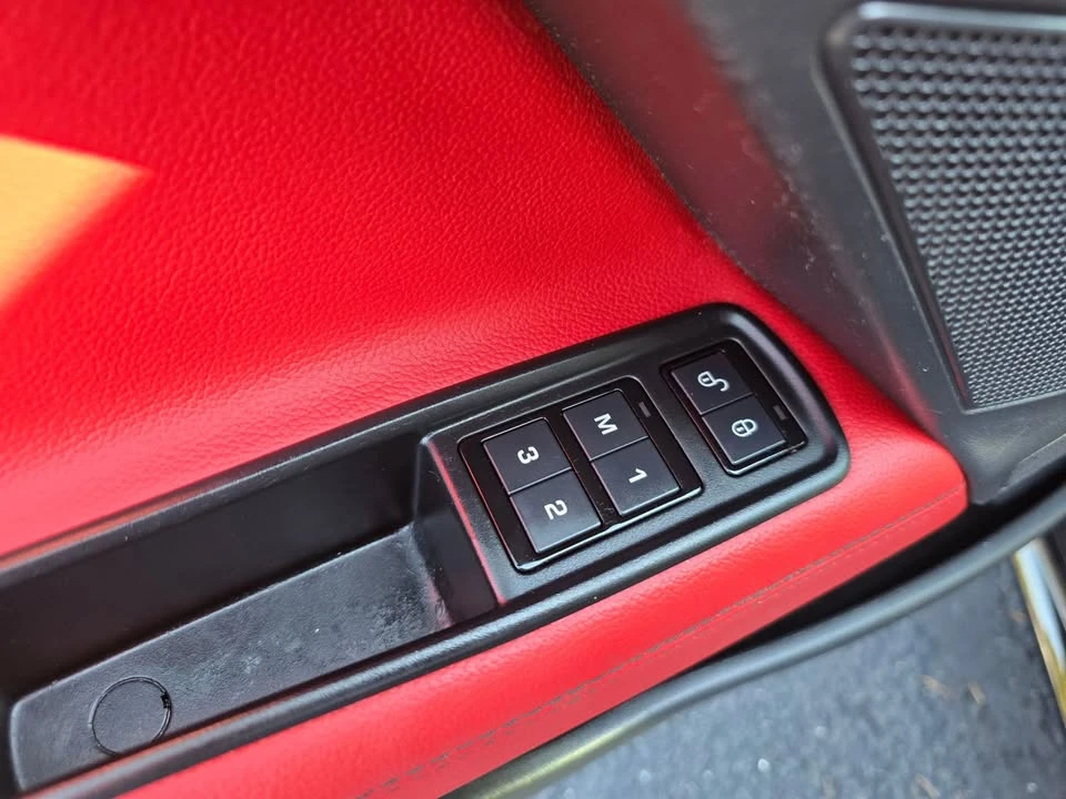 2017 Jaguar XE - Image 18 of 20