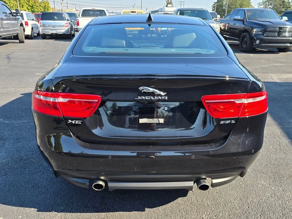 2017 Jaguar XE - Image 4 of 20
