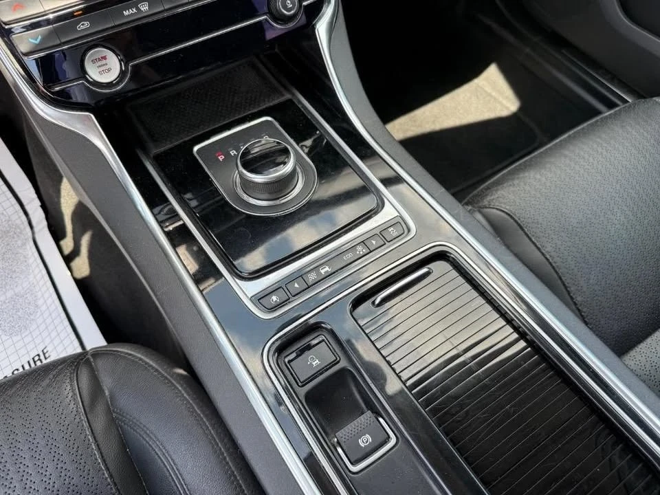 2017 Jaguar X260 XF - Image 19 of 19