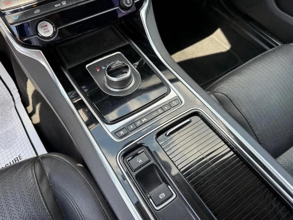 2017 Jaguar X260 XF - Image 19 of 19