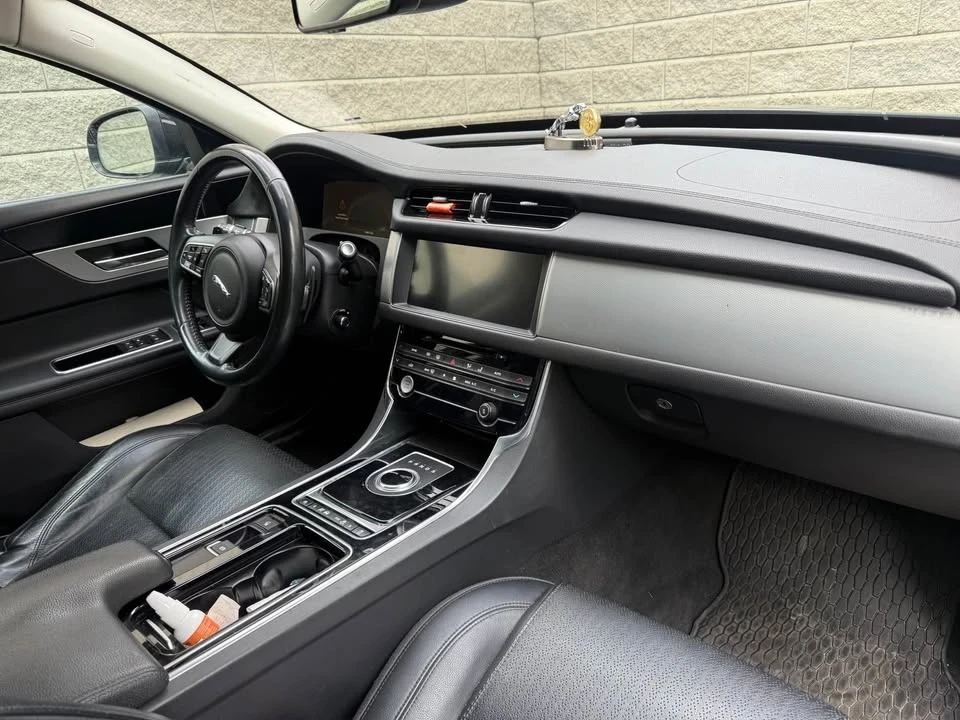 2017 Jaguar X260 XF - Image 5 of 5