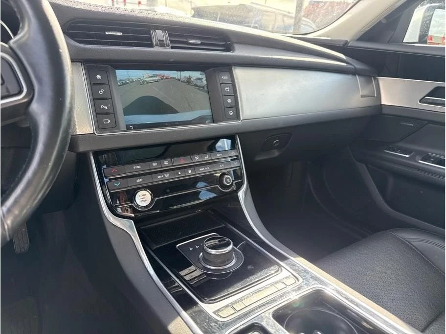 2017 Jaguar X260 XF - Image 7 of 8