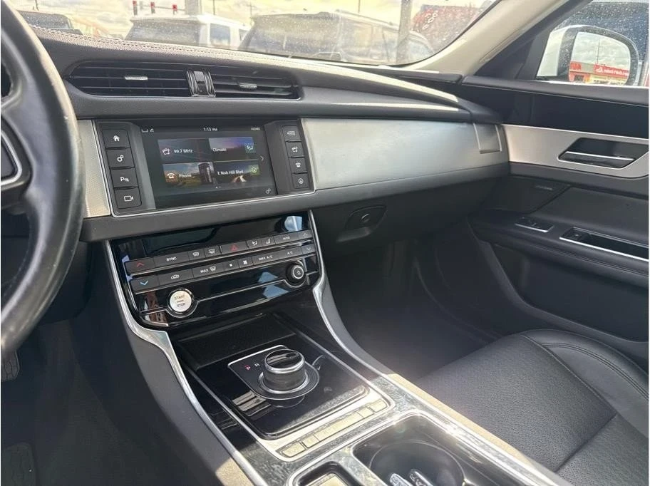 2017 Jaguar X260 XF - Image 6 of 8