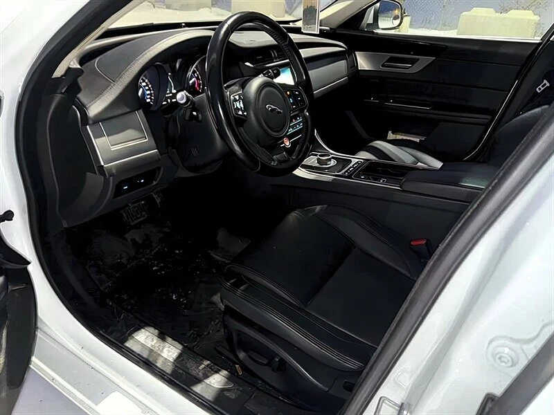 2017 Jaguar X260 XF - Image 9 of 11