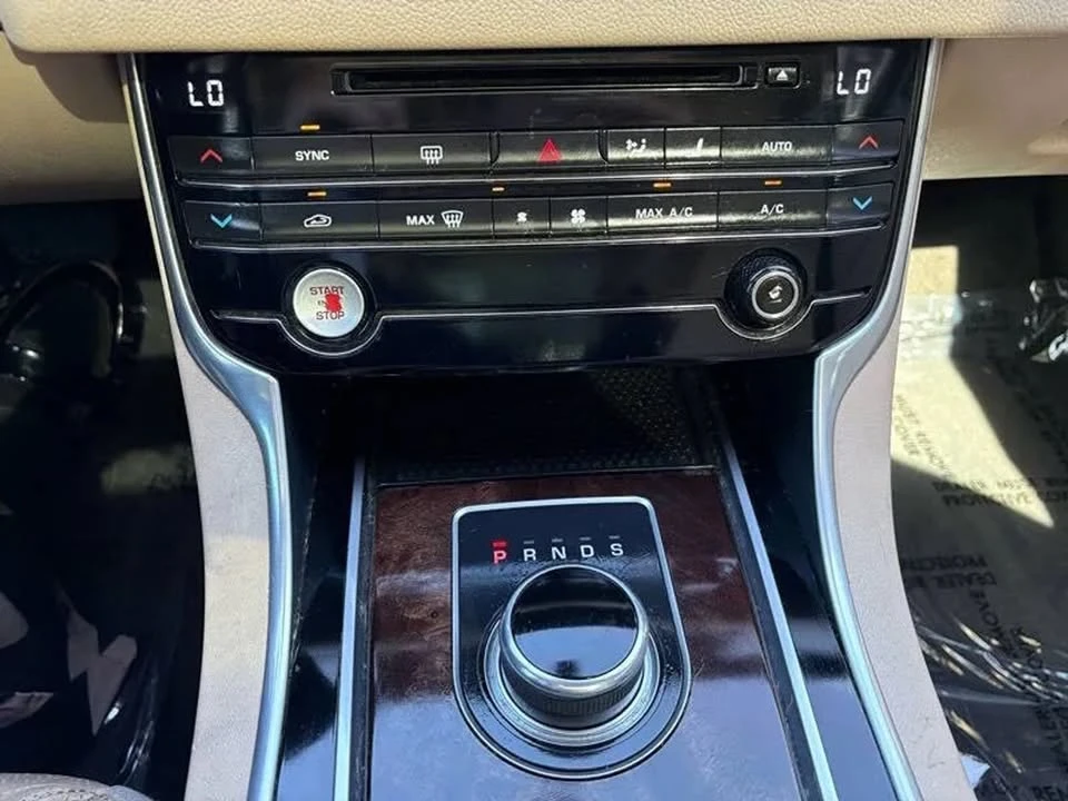 2017 Jaguar X260 XF - Image 16 of 20