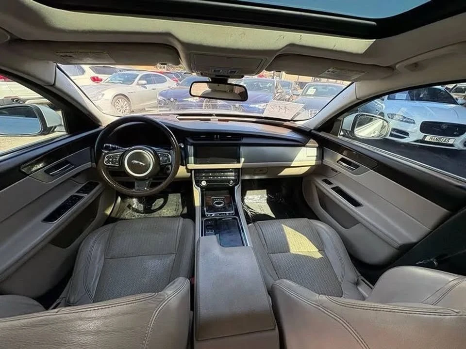 2017 Jaguar X260 XF - Image 9 of 20