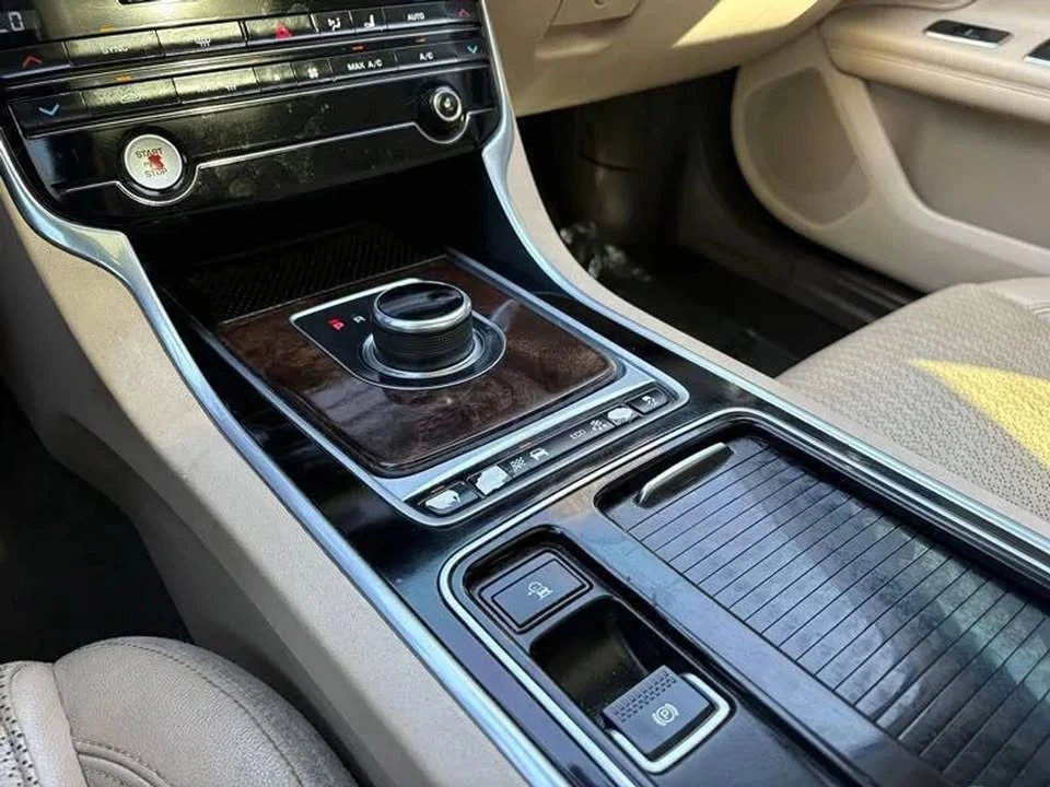 2017 Jaguar X260 XF - Image 18 of 20
