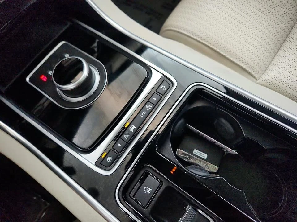 2017 Jaguar X260 XF - Image 19 of 20
