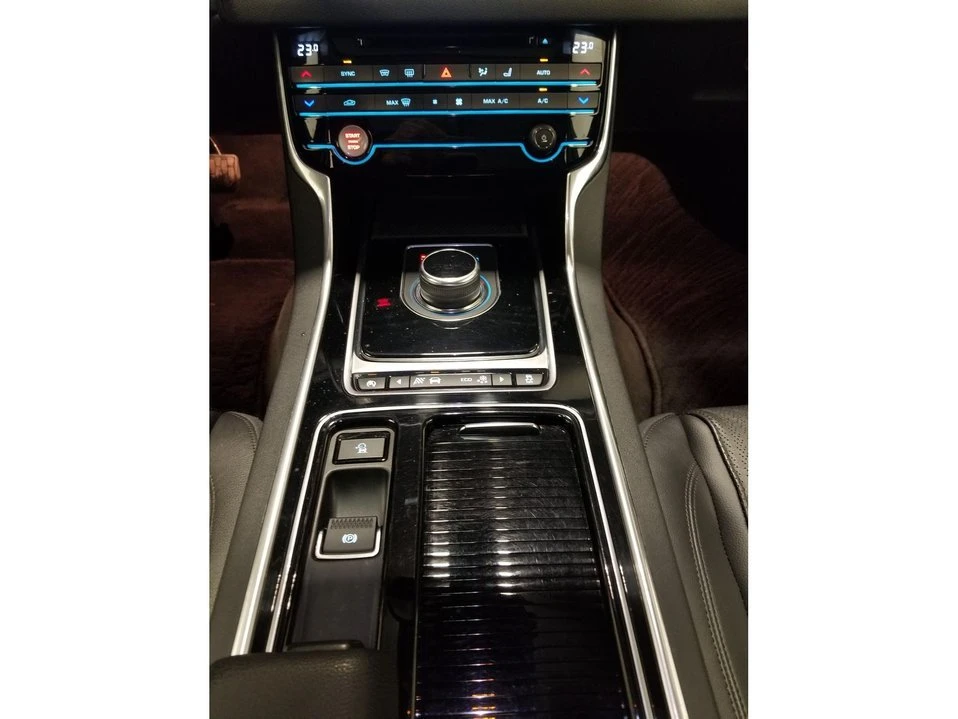 2017 Jaguar X260 XF - Image 13 of 19
