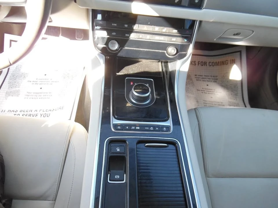 2017 Jaguar X260 XF - Image 16 of 20
