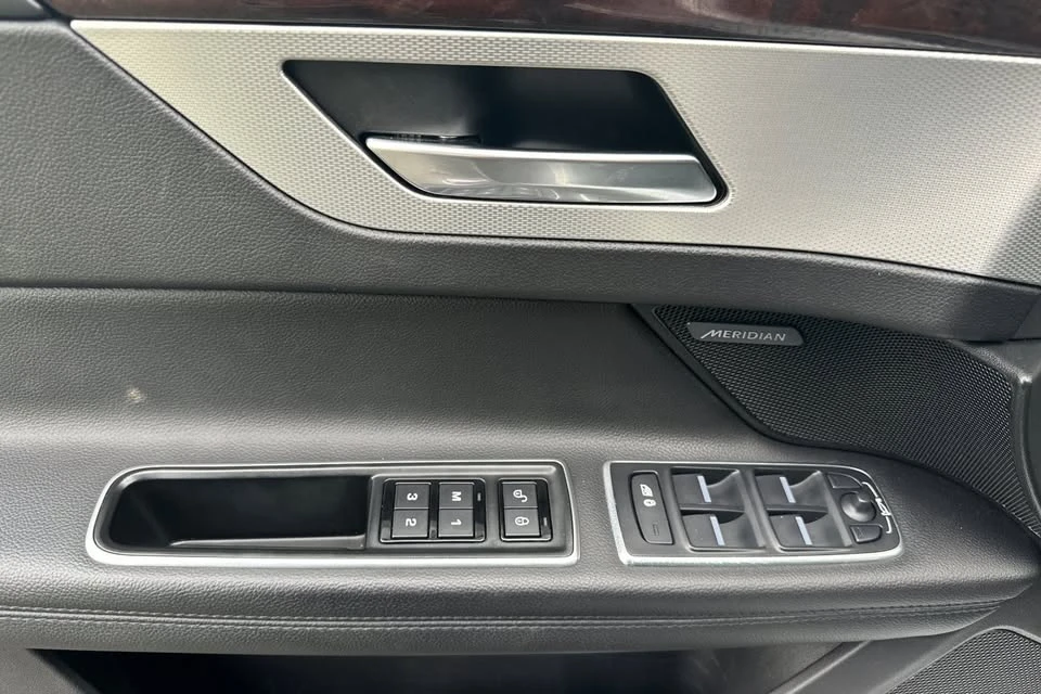 2017 Jaguar X260 XF - Image 14 of 20