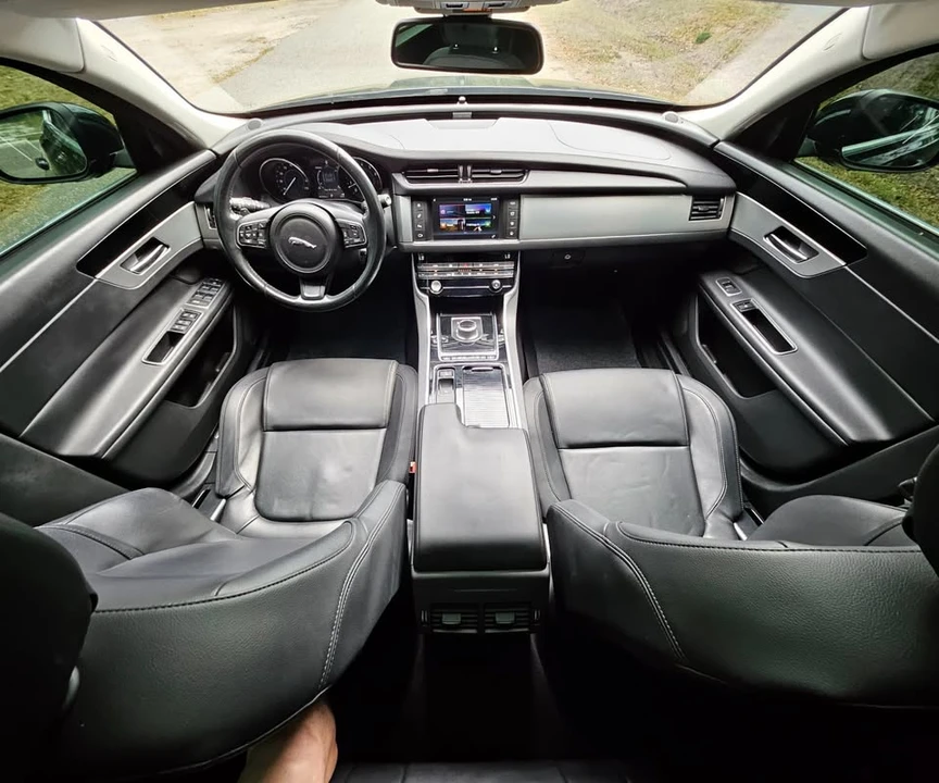 2017 Jaguar X260 XF - Image 8 of 15