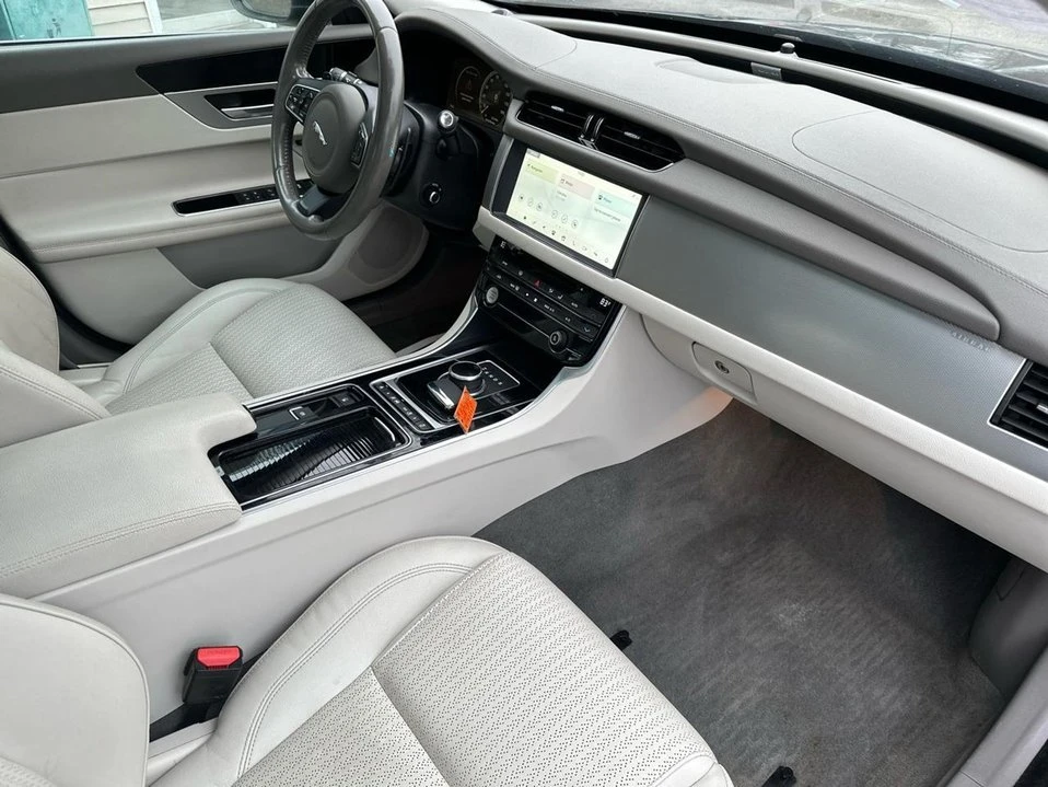2017 Jaguar X260 XF - Image 19 of 20