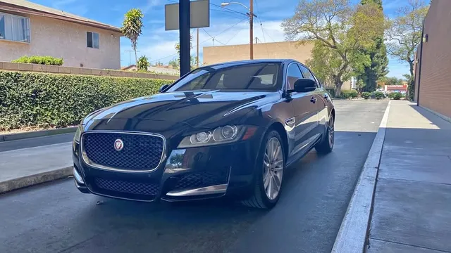 2017 Jaguar XF