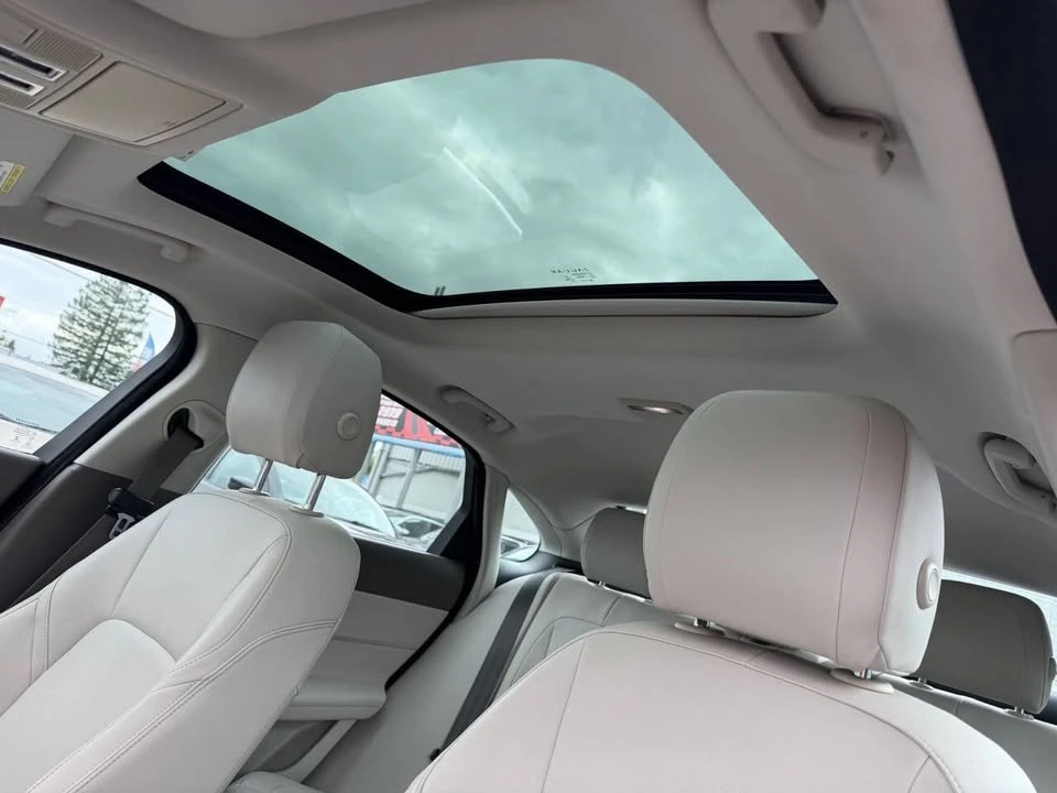 2017 Jaguar X260 XF - Image 11 of 16