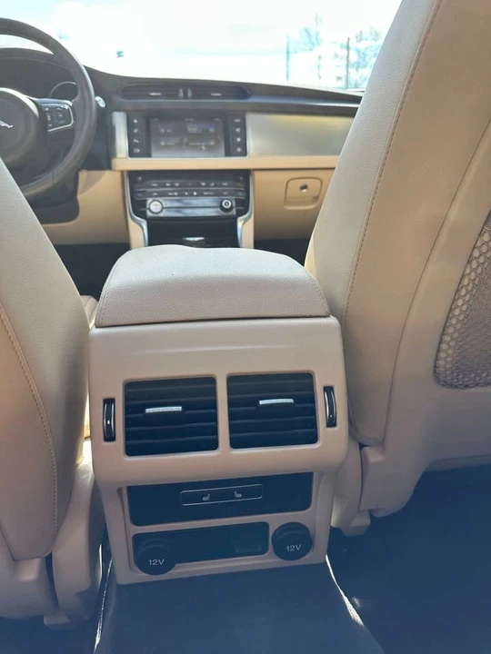 2017 Jaguar X260 XF - Image 13 of 20