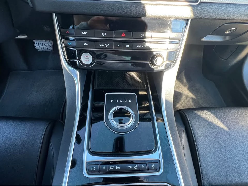 2017 Jaguar X260 XF - Image 9 of 19