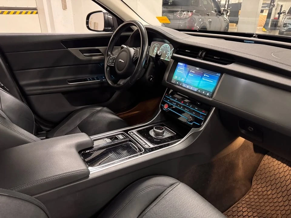 2017 Jaguar X260 XF - Image 13 of 20