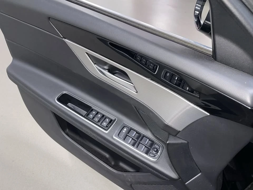 2017 Jaguar X260 XF - Image 10 of 18
