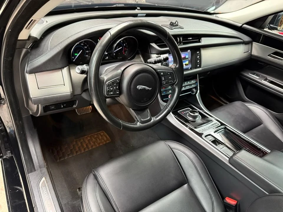 2017 Jaguar X260 XF - Image 9 of 20