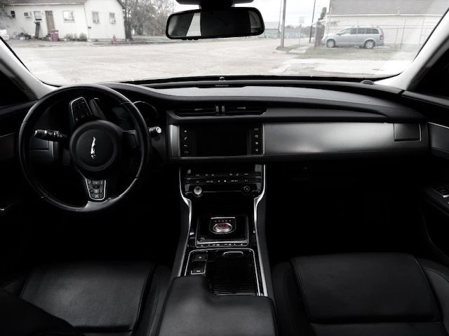 2017 Jaguar X260 XF - Image 13 of 20