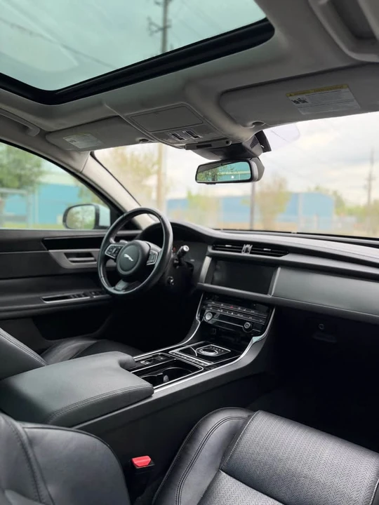 2017 Jaguar X260 XF - Image 2 of 3