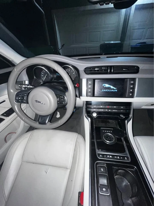 2017 Jaguar X260 XF - Image 9 of 12