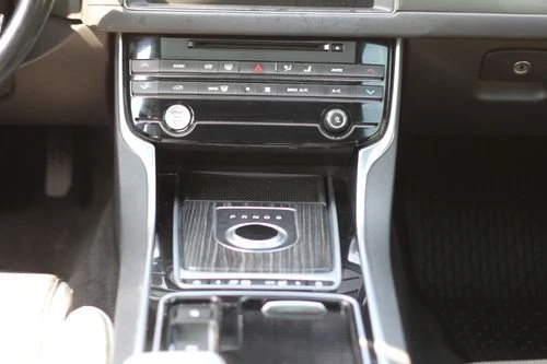2017 Jaguar X260 XF - Image 11 of 13