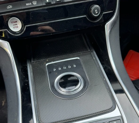 2017 Jaguar X260 XF - Image 7 of 17