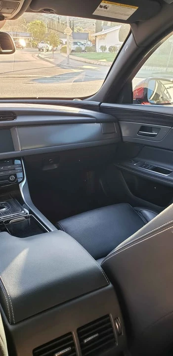 2017 Jaguar X260 XF - Image 7 of 9