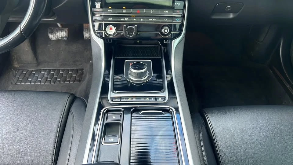 2017 Jaguar X260 XF - Image 6 of 20