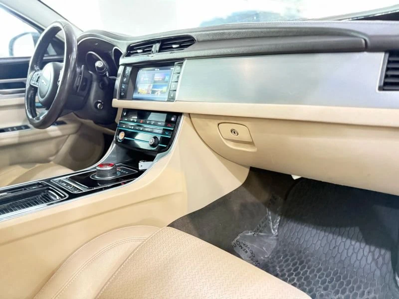 2017 Jaguar X260 XF - Image 19 of 20
