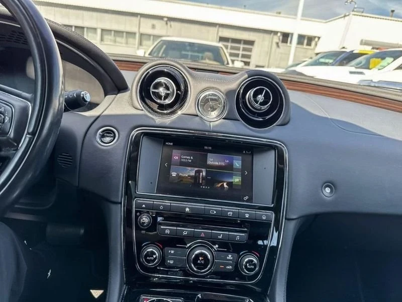 2017 Jaguar X351 XJ - Image 8 of 17