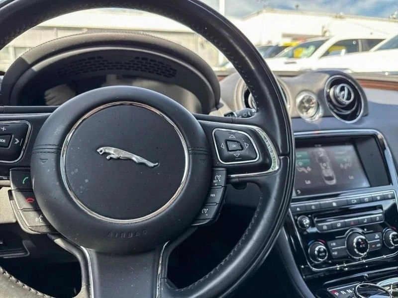 2017 Jaguar X351 XJ - Image 10 of 17