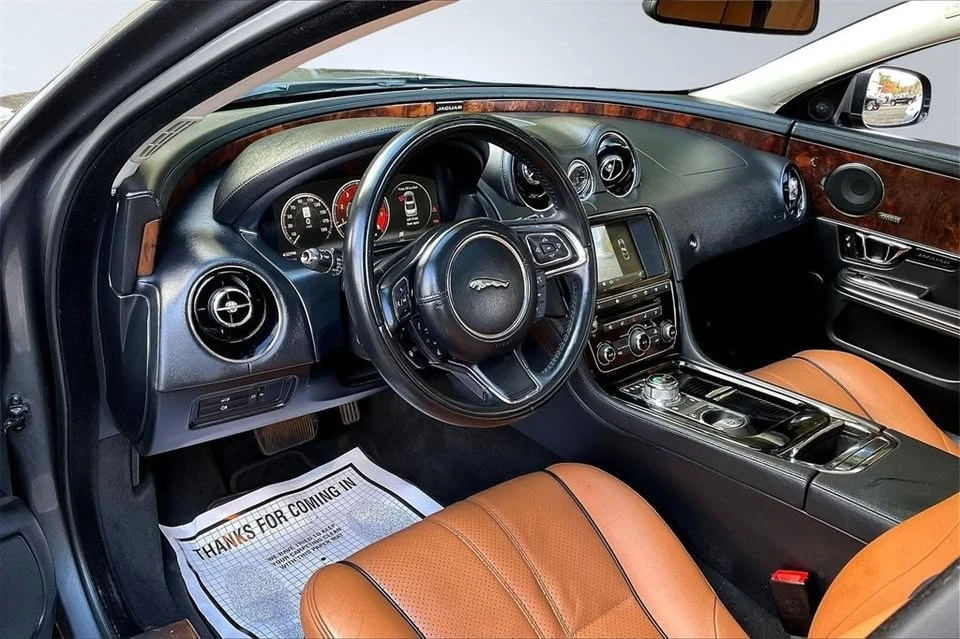 2017 Jaguar X351 XJ - Image 10 of 19