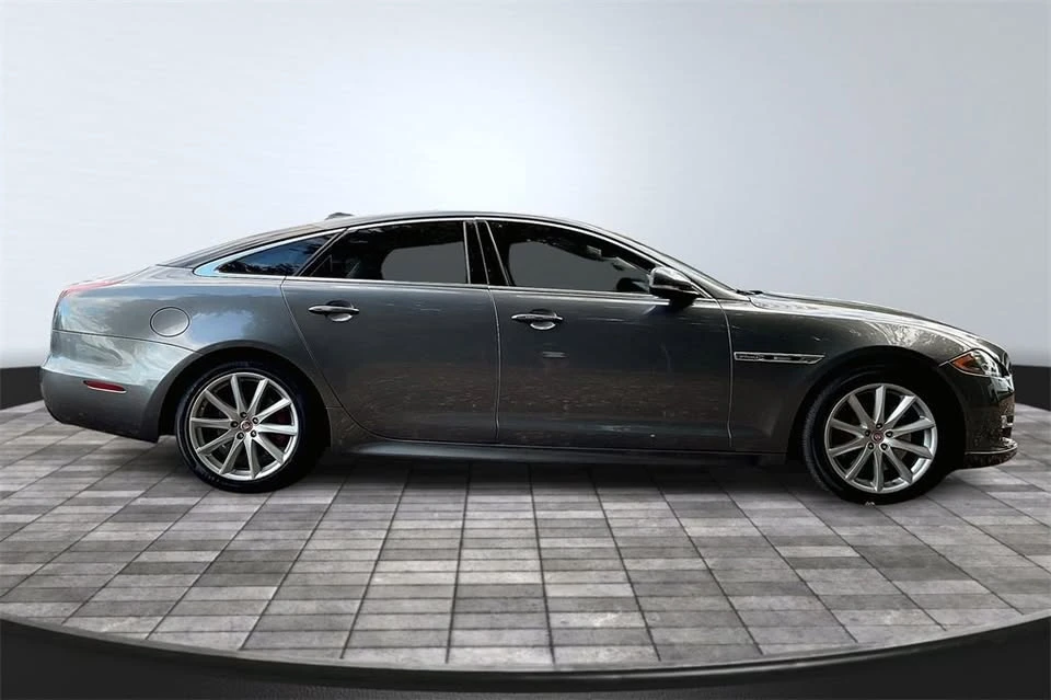 2017 Jaguar X351 XJ - Image 7 of 19
