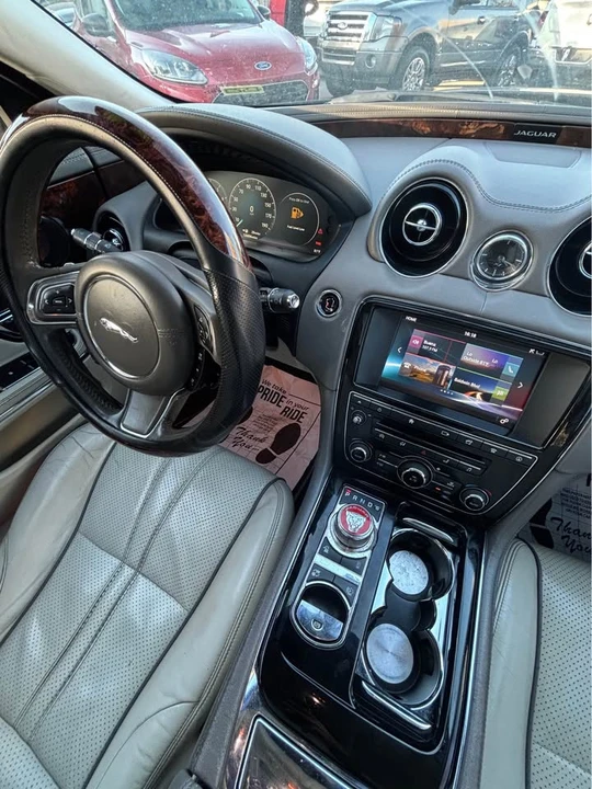 2017 Jaguar X351 XJ - Image 9 of 13