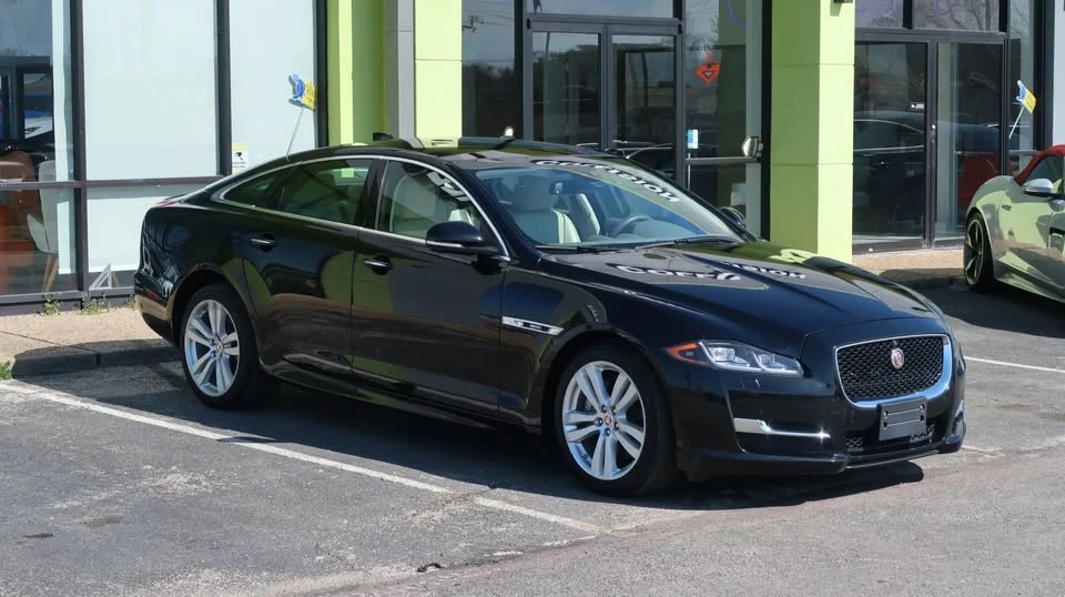 2017 Jaguar X351 XJ - Image 3 of 18