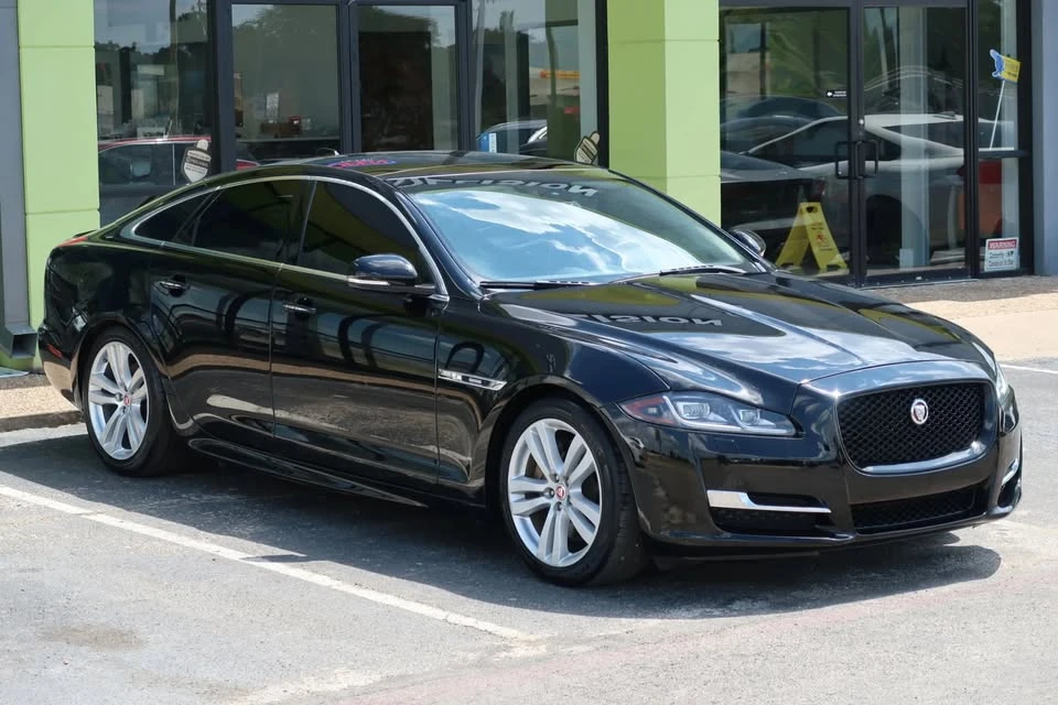 2017 Jaguar X351 XJ - Image 4 of 20